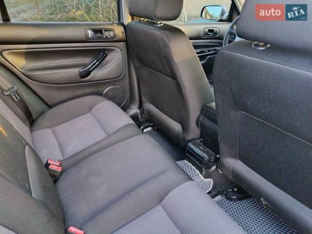 Серый Фольксваген Гольф, объемом двигателя 1.6 л и пробегом 177 тыс. км за 5000 $, фото 46 на Automoto.ua