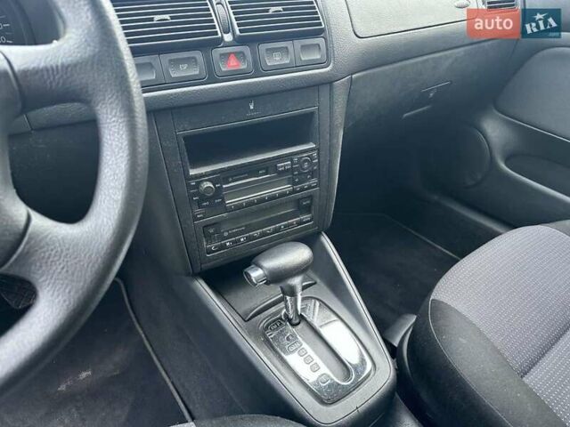 Сірий Фольксваген Гольф, об'ємом двигуна 1.6 л та пробігом 161 тис. км за 5299 $, фото 16 на Automoto.ua