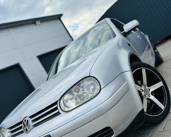 Серый Фольксваген Гольф, объемом двигателя 1.6 л и пробегом 300 тыс. км за 3800 $, фото 3 на Automoto.ua