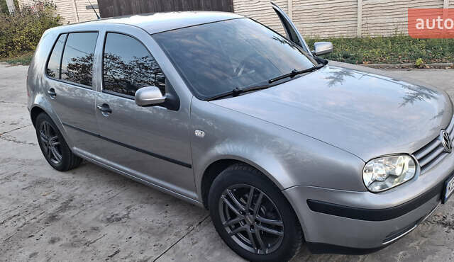 Сірий Фольксваген Гольф, об'ємом двигуна 1.6 л та пробігом 251 тис. км за 5300 $, фото 1 на Automoto.ua