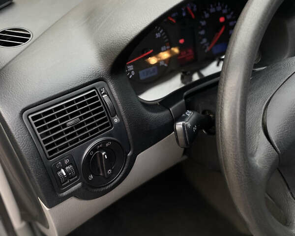 Серый Фольксваген Гольф, объемом двигателя 1.39 л и пробегом 201 тыс. км за 3699 $, фото 8 на Automoto.ua