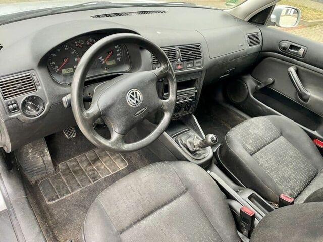 Серый Фольксваген Гольф, объемом двигателя 1.4 л и пробегом 292 тыс. км за 1650 $, фото 5 на Automoto.ua