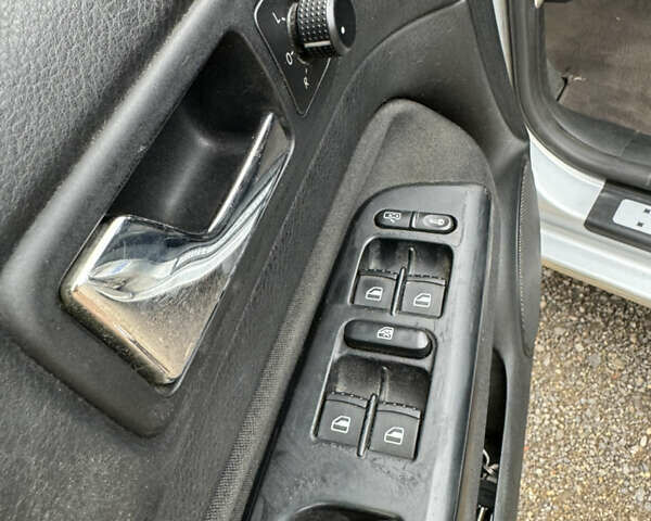 Сірий Фольксваген Гольф, об'ємом двигуна 1.39 л та пробігом 247 тис. км за 4200 $, фото 15 на Automoto.ua