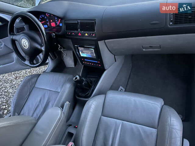 Серый Фольксваген Гольф, объемом двигателя 1.6 л и пробегом 295 тыс. км за 4500 $, фото 9 на Automoto.ua