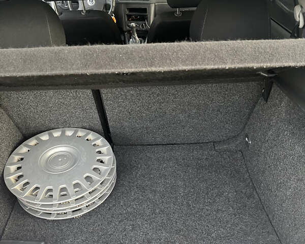 Серый Фольксваген Гольф, объемом двигателя 1.39 л и пробегом 250 тыс. км за 3999 $, фото 2 на Automoto.ua