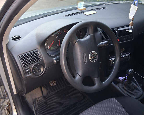 Сірий Фольксваген Гольф, об'ємом двигуна 1.39 л та пробігом 252 тис. км за 4500 $, фото 9 на Automoto.ua