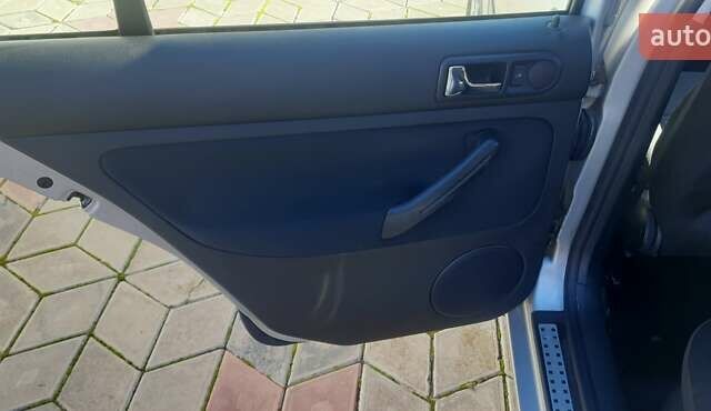 Серый Фольксваген Гольф, объемом двигателя 1.6 л и пробегом 208 тыс. км за 4850 $, фото 18 на Automoto.ua