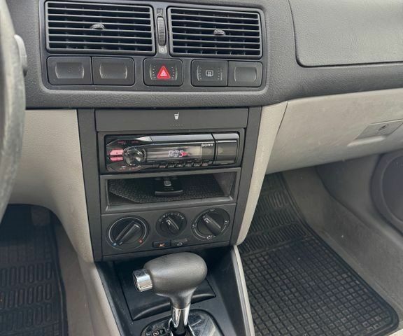 Серый Фольксваген Гольф, объемом двигателя 1.9 л и пробегом 275 тыс. км за 1190 $, фото 7 на Automoto.ua