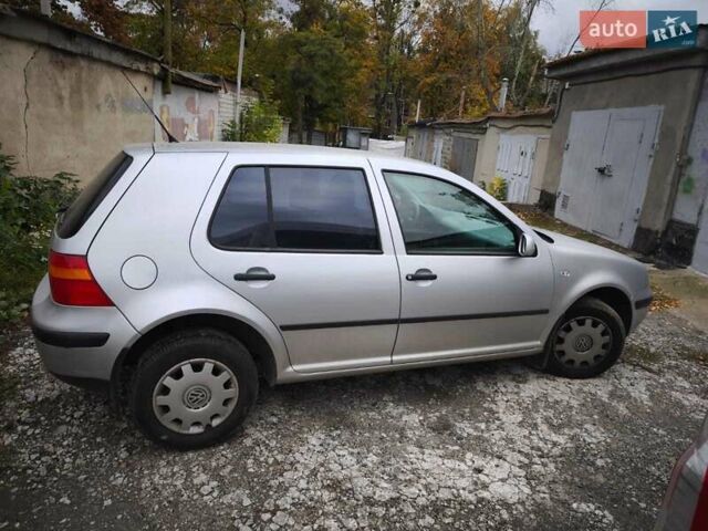 Серый Фольксваген Гольф, объемом двигателя 1.39 л и пробегом 183 тыс. км за 3750 $, фото 3 на Automoto.ua