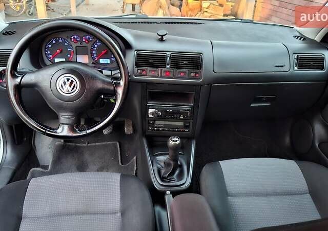 Серый Фольксваген Гольф, объемом двигателя 1.6 л и пробегом 194 тыс. км за 4800 $, фото 31 на Automoto.ua