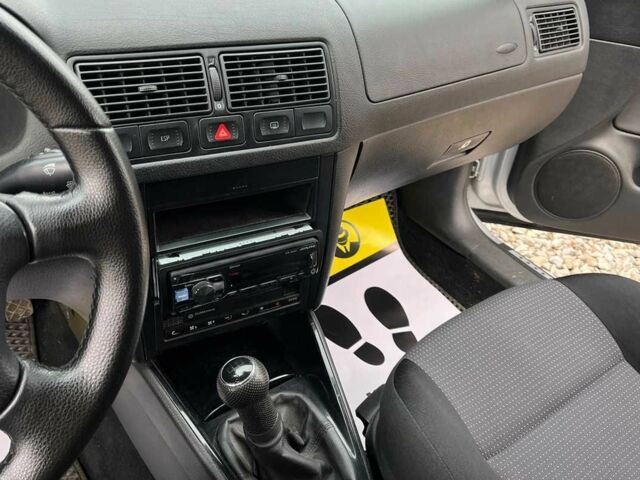 Серый Фольксваген Гольф, объемом двигателя 1.6 л и пробегом 203 тыс. км за 5700 $, фото 13 на Automoto.ua