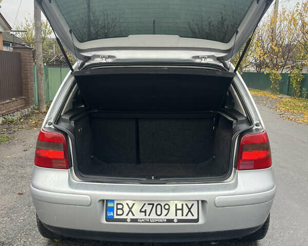 Серый Фольксваген Гольф, объемом двигателя 1.6 л и пробегом 219 тыс. км за 4500 $, фото 7 на Automoto.ua