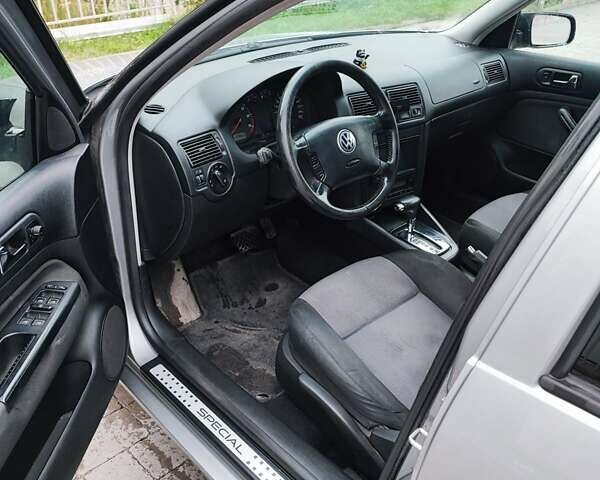 Серый Фольксваген Гольф, объемом двигателя 1.6 л и пробегом 266 тыс. км за 4700 $, фото 10 на Automoto.ua