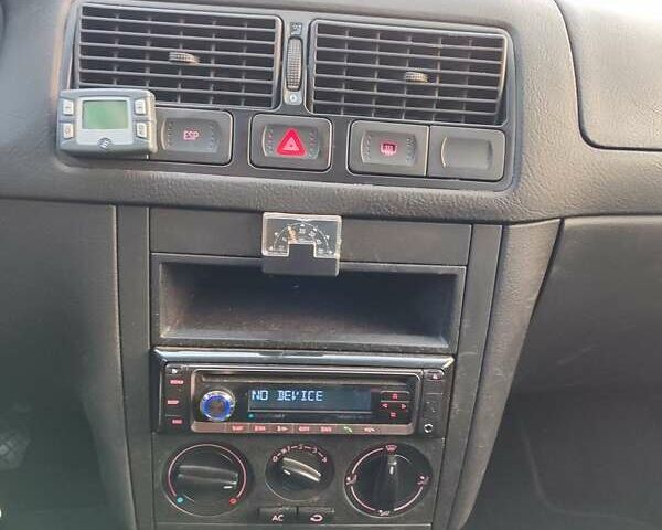 Сірий Фольксваген Гольф, об'ємом двигуна 1.39 л та пробігом 96 тис. км за 4600 $, фото 18 на Automoto.ua