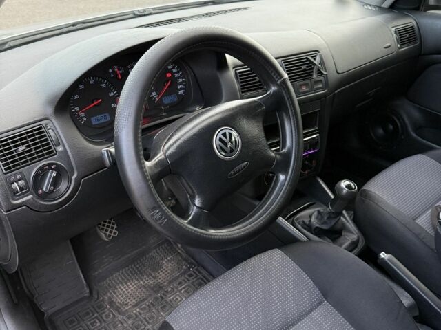 Серый Фольксваген Гольф, объемом двигателя 1.6 л и пробегом 278 тыс. км за 4750 $, фото 1 на Automoto.ua