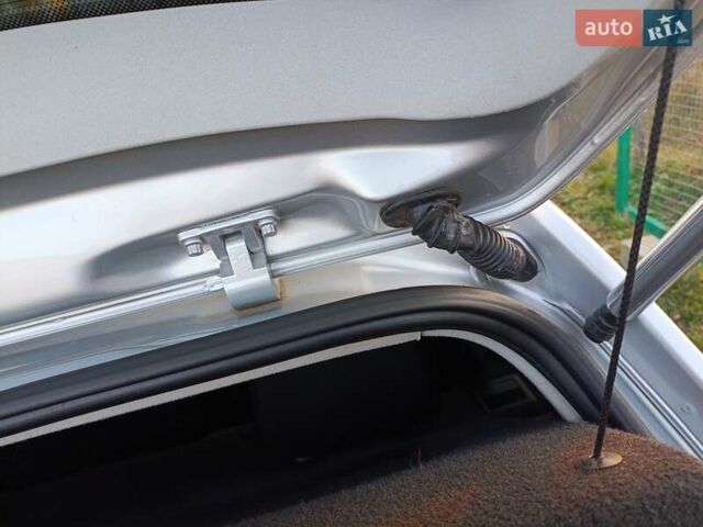 Серый Фольксваген Гольф, объемом двигателя 1.6 л и пробегом 177 тыс. км за 5000 $, фото 30 на Automoto.ua