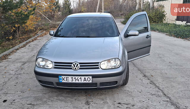 Сірий Фольксваген Гольф, об'ємом двигуна 1.6 л та пробігом 251 тис. км за 5300 $, фото 2 на Automoto.ua