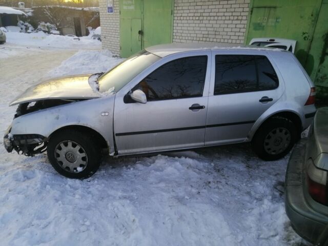 Серый Фольксваген Гольф, объемом двигателя 1.4 л и пробегом 215 тыс. км за 1550 $, фото 8 на Automoto.ua