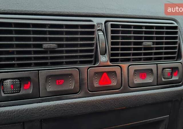 Серый Фольксваген Гольф, объемом двигателя 1.6 л и пробегом 194 тыс. км за 4800 $, фото 38 на Automoto.ua