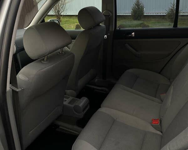 Серый Фольксваген Гольф, объемом двигателя 1.39 л и пробегом 201 тыс. км за 3699 $, фото 13 на Automoto.ua