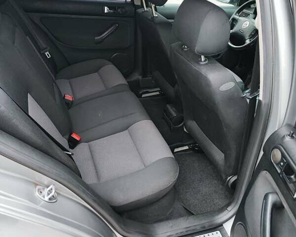 Серый Фольксваген Гольф, объемом двигателя 1.6 л и пробегом 266 тыс. км за 4700 $, фото 1 на Automoto.ua