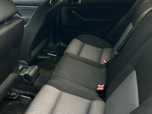 Серый Фольксваген Гольф, объемом двигателя 1.9 л и пробегом 318 тыс. км за 4200 $, фото 12 на Automoto.ua