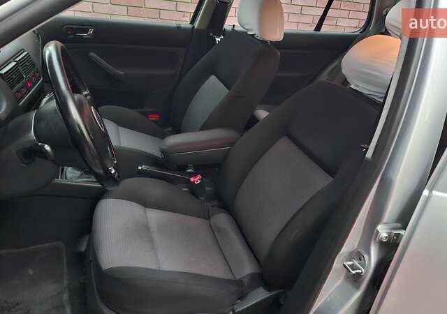 Серый Фольксваген Гольф, объемом двигателя 1.6 л и пробегом 194 тыс. км за 4800 $, фото 33 на Automoto.ua