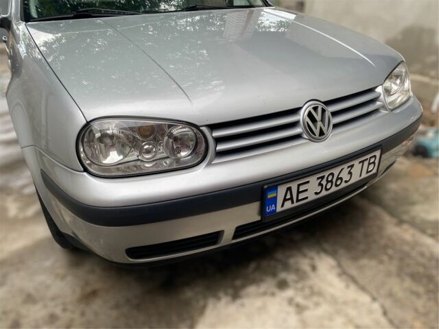 Серый Фольксваген Гольф, объемом двигателя 1.6 л и пробегом 265 тыс. км за 4200 $, фото 2 на Automoto.ua