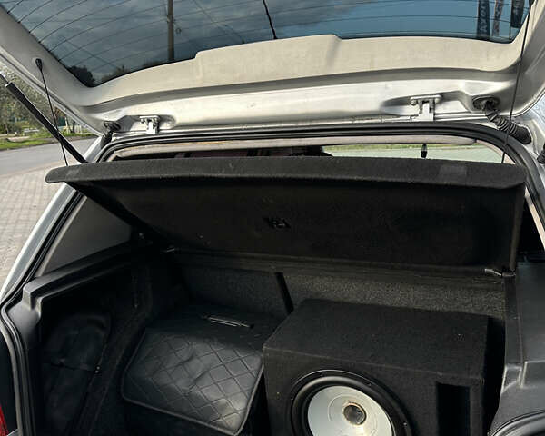 Серый Фольксваген Гольф, объемом двигателя 1.6 л и пробегом 300 тыс. км за 3800 $, фото 17 на Automoto.ua