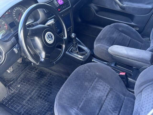 Серый Фольксваген Гольф, объемом двигателя 1.6 л и пробегом 260 тыс. км за 4150 $, фото 6 на Automoto.ua