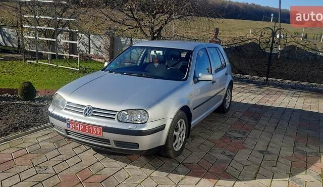 Серый Фольксваген Гольф, объемом двигателя 1.6 л и пробегом 208 тыс. км за 4850 $, фото 2 на Automoto.ua