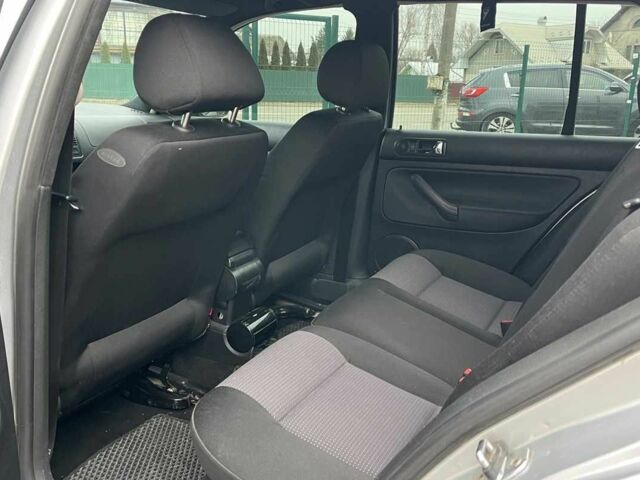 Серый Фольксваген Гольф, объемом двигателя 1.6 л и пробегом 203 тыс. км за 5700 $, фото 16 на Automoto.ua