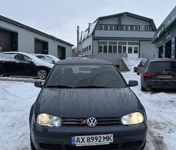 Серый Фольксваген Гольф, объемом двигателя 1.4 л и пробегом 300 тыс. км за 2800 $, фото 2 на Automoto.ua