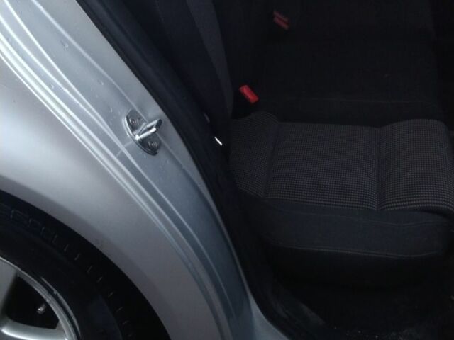 Серый Фольксваген Гольф, объемом двигателя 1.6 л и пробегом 250 тыс. км за 4000 $, фото 6 на Automoto.ua