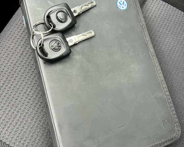 Серый Фольксваген Гольф, объемом двигателя 1.6 л и пробегом 170 тыс. км за 5200 $, фото 40 на Automoto.ua