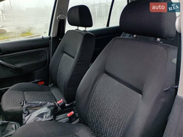 Сірий Фольксваген Гольф, об'ємом двигуна 1.6 л та пробігом 276 тис. км за 3299 $, фото 9 на Automoto.ua