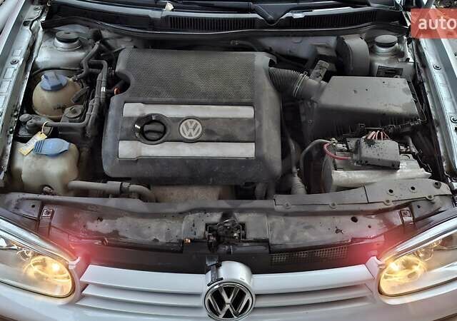 Серый Фольксваген Гольф, объемом двигателя 1.6 л и пробегом 194 тыс. км за 4800 $, фото 43 на Automoto.ua