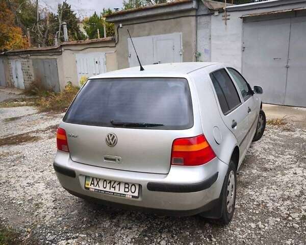 Серый Фольксваген Гольф, объемом двигателя 1.39 л и пробегом 183 тыс. км за 3750 $, фото 4 на Automoto.ua