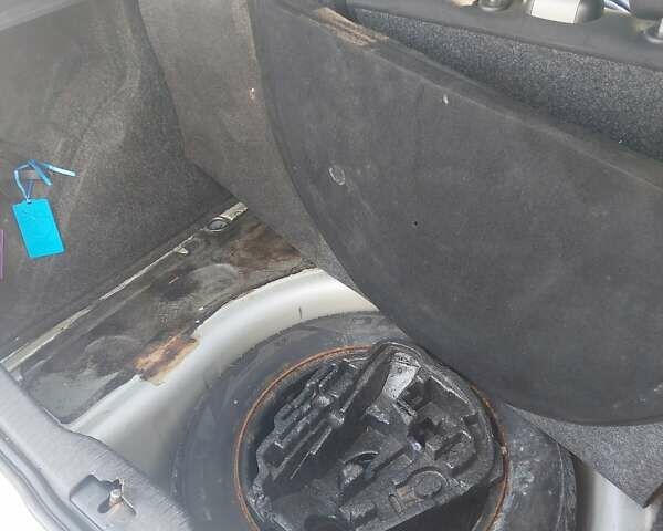 Серый Фольксваген Гольф, объемом двигателя 1.6 л и пробегом 179 тыс. км за 3500 $, фото 15 на Automoto.ua