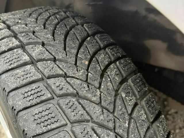 Серый Фольксваген Гольф, объемом двигателя 1.9 л и пробегом 260 тыс. км за 1000 $, фото 3 на Automoto.ua