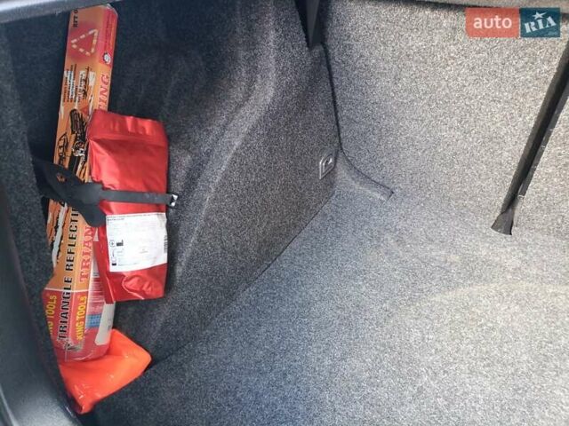 Серый Фольксваген Гольф, объемом двигателя 1.6 л и пробегом 177 тыс. км за 5000 $, фото 64 на Automoto.ua