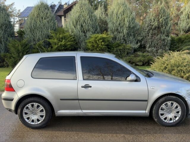 Серый Фольксваген Гольф, объемом двигателя 1.6 л и пробегом 220 тыс. км за 2190 $, фото 3 на Automoto.ua