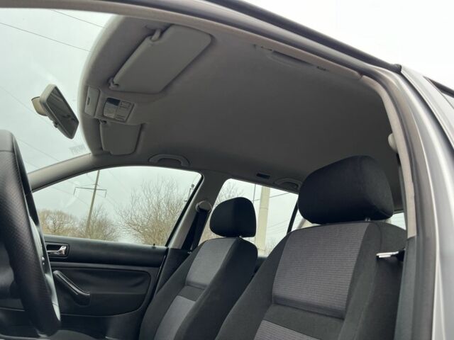 Серый Фольксваген Гольф, объемом двигателя 1.6 л и пробегом 170 тыс. км за 5200 $, фото 11 на Automoto.ua