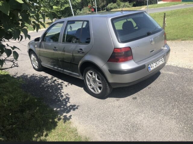 Серый Фольксваген Гольф, объемом двигателя 1.6 л и пробегом 370 тыс. км за 3850 $, фото 2 на Automoto.ua