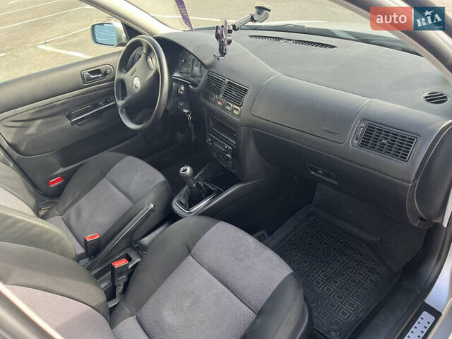 Сірий Фольксваген Гольф, об'ємом двигуна 1.39 л та пробігом 250 тис. км за 3950 $, фото 11 на Automoto.ua