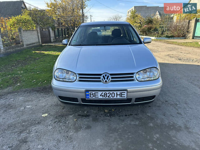 Сірий Фольксваген Гольф, об'ємом двигуна 1.39 л та пробігом 247 тис. км за 4500 $, фото 1 на Automoto.ua