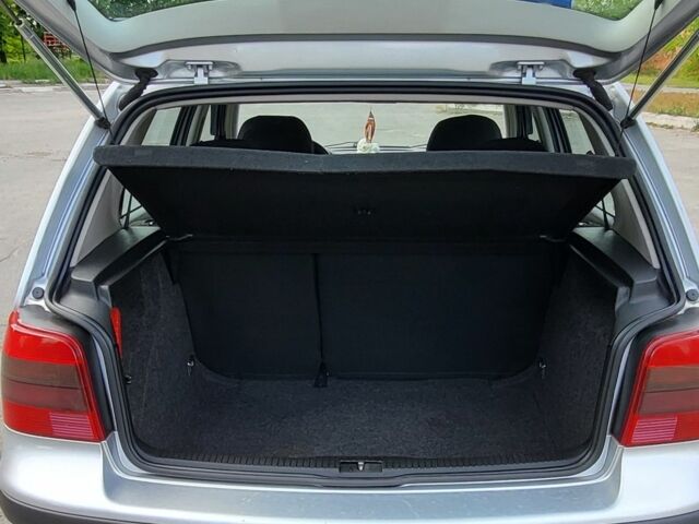 Серый Фольксваген Гольф, объемом двигателя 0 л и пробегом 246 тыс. км за 4500 $, фото 2 на Automoto.ua