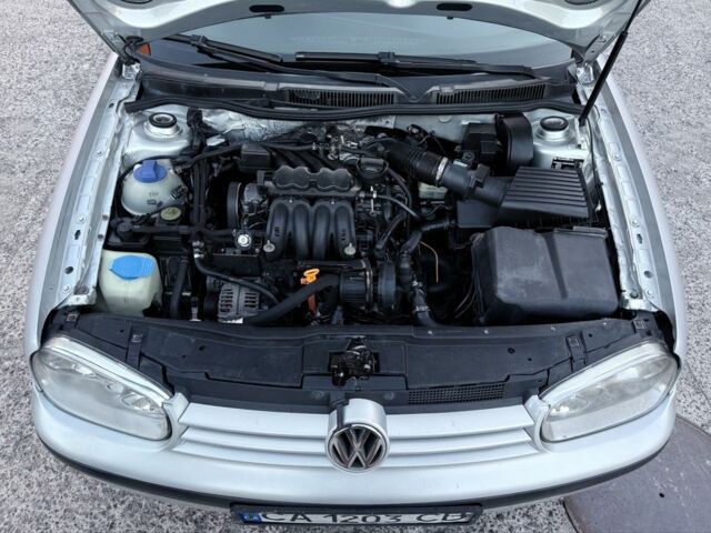 Серый Фольксваген Гольф, объемом двигателя 1.6 л и пробегом 242 тыс. км за 3600 $, фото 15 на Automoto.ua