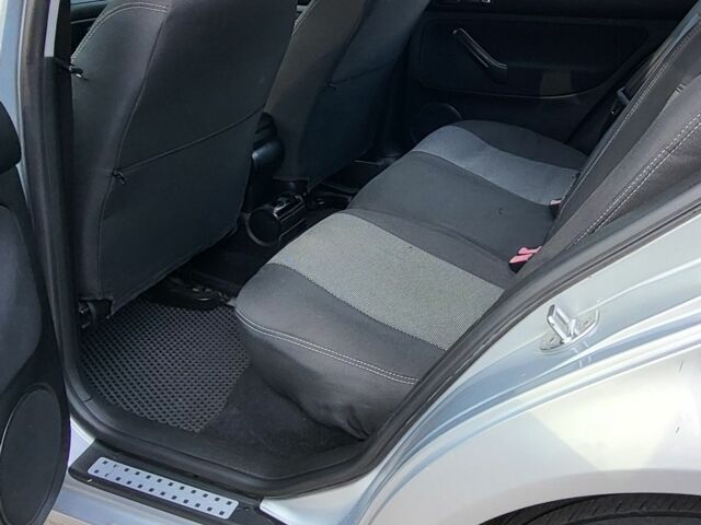 Серый Фольксваген Гольф, объемом двигателя 0 л и пробегом 246 тыс. км за 4500 $, фото 5 на Automoto.ua