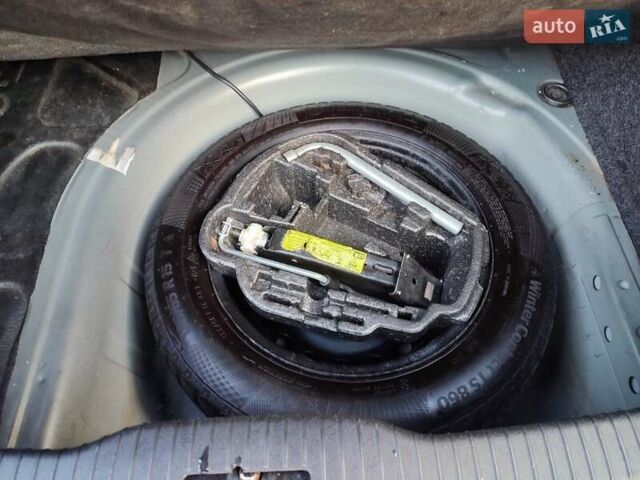 Серый Фольксваген Гольф, объемом двигателя 1.6 л и пробегом 223 тыс. км за 5500 $, фото 7 на Automoto.ua